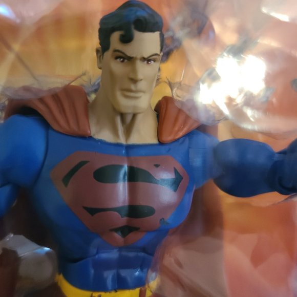 DC Super Heroes- S3 Select Sculpt Series Superman - Picture 3 of 6